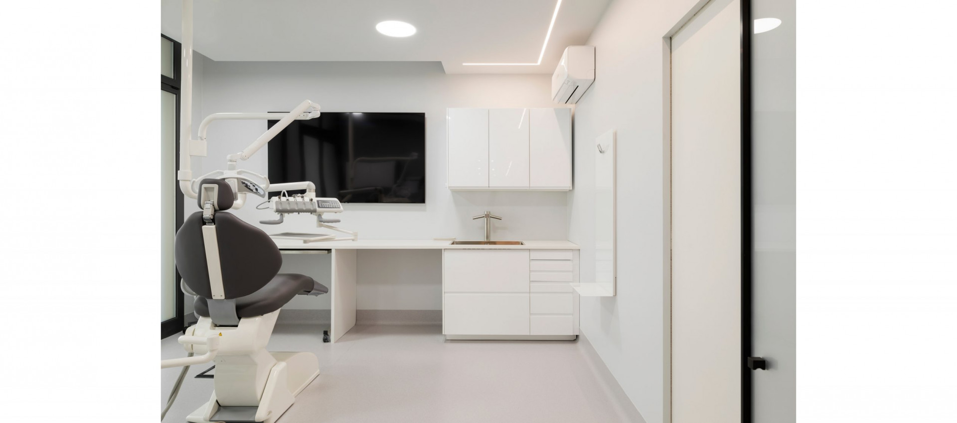 https://www.reggiani.net/wp-content/uploads/2022/04/Slide_Studio-dentistico7-2-scaled-wpcf_1920x850.jpg https://www.reggiani.net/wp-content/uploads/2022/04/Slide_Studio-dentistico7-2-scaled-wpcf_1920x850.jpg